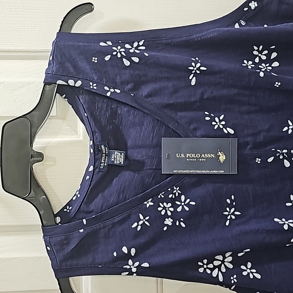 Blue Tank - Picture 2 of 16